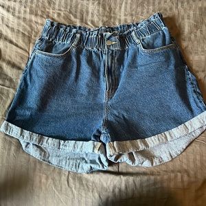 H&M high waisted paper bag jean shorts in size L